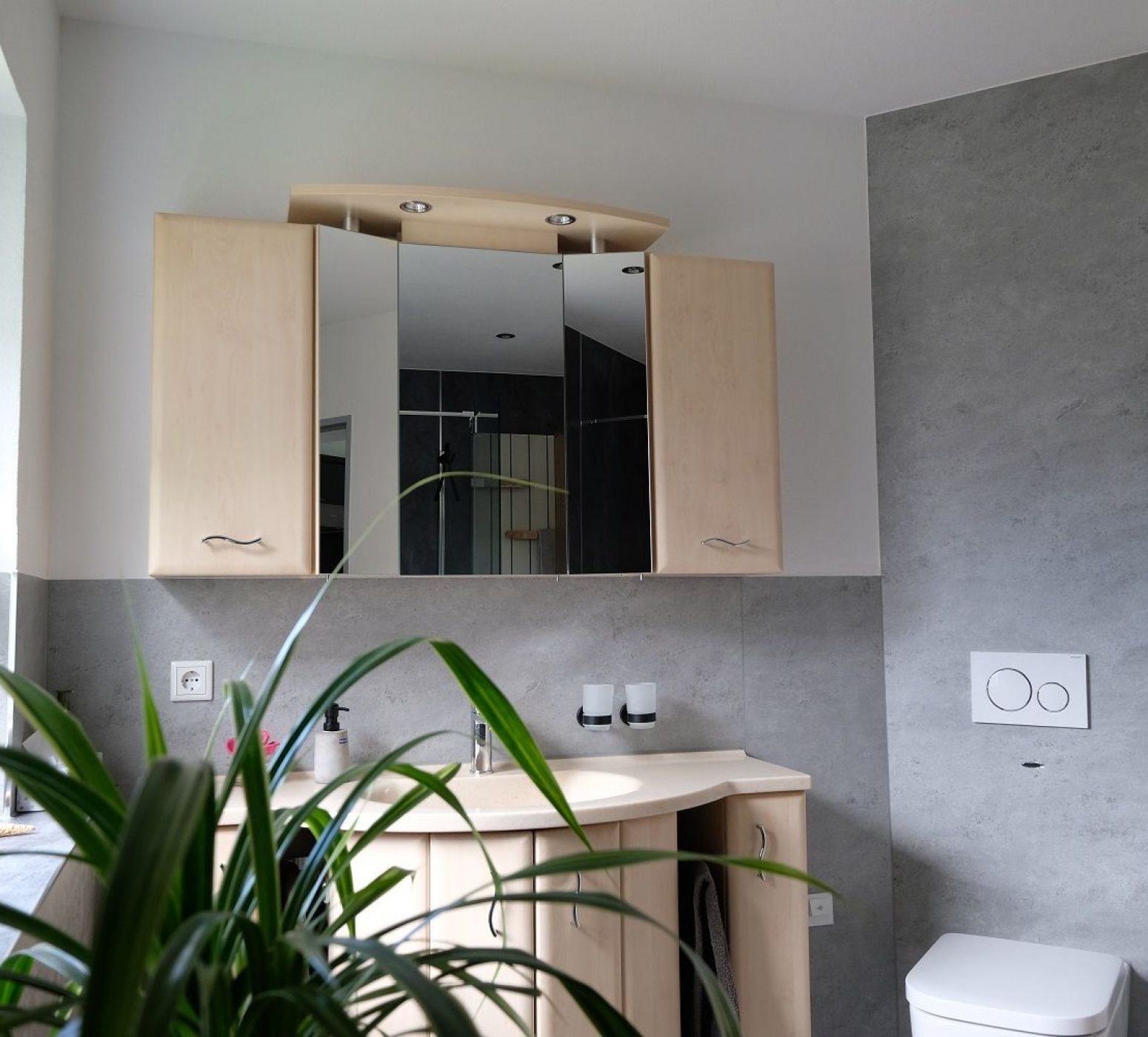 Badrenovierung mit einer barrierearmen Duschanlage in Lugau Erzgebirge 3