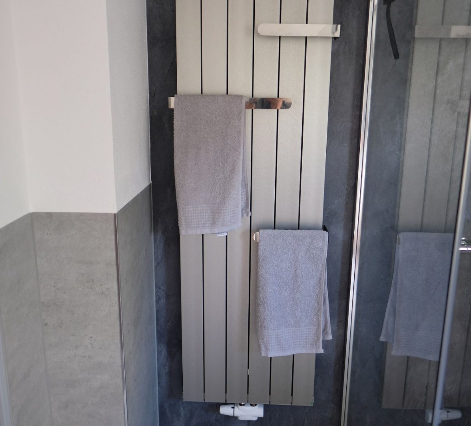 Badrenovierung mit einer barrierearmen Duschanlage in Lugau Erzgebirge 5