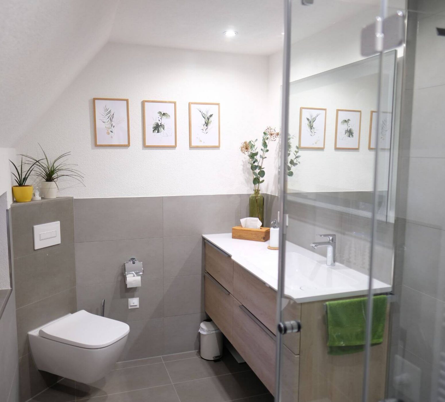 Moderne Badsanierung mit Badewanne in der Region Oelsnitz 9