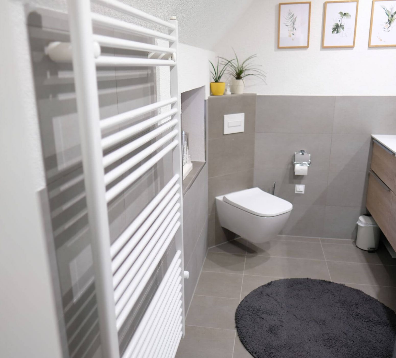 Moderne Badsanierung mit Badewanne in der Region Oelsnitz 8