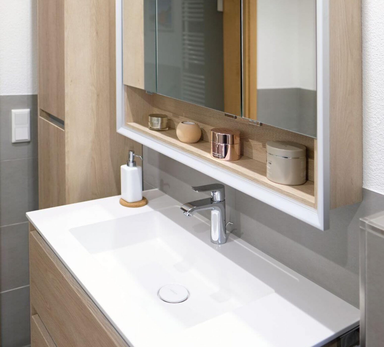 Moderne Badsanierung mit Badewanne in der Region Oelsnitz 2