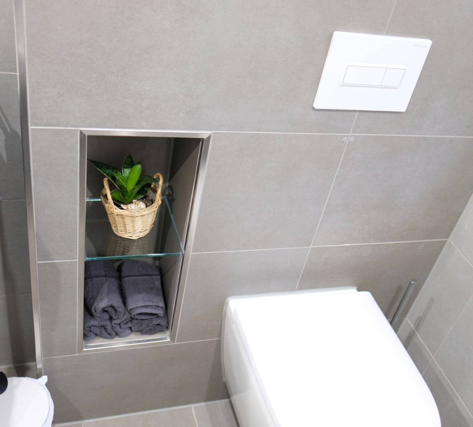 Moderne Badsanierung mit Badewanne in der Region Oelsnitz 1